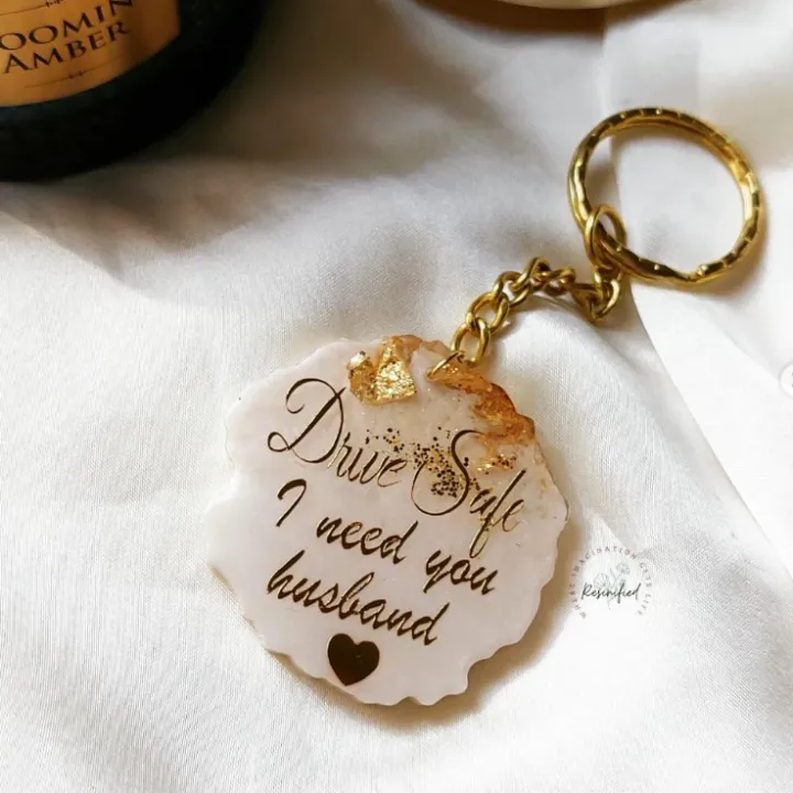 Drive%20safe%20i%20need%20you%20husband%20-%20keychain%20-resin%20keychain%20with%20custom%20text-%20golden%20and%20silver%20shades%20available%20-%201.5%20inch%20size-%20best%20gift%20for%20male%20-%20Image%202