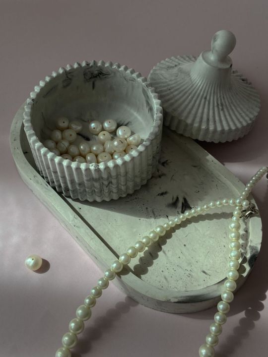 Jesmonite%20trinket%20tray%20and%20box%20set%20for%20jewellery%20and%20accessories%20pinyerest%20and%20aesthetic%20for%20home%20and%20room%20decor%20-%20Image%207