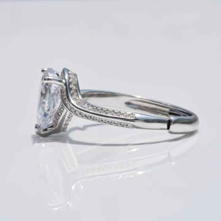 Elegant%20925%20Silver%20Ring%20with%20Clear%20Zircon%20Stones%20for%20Women%20-%20Fashion%20Jewelry%20-%20Image%203