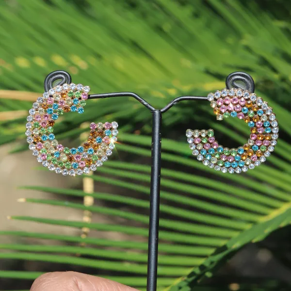 Rainbow%20Pearlescent%20Round%20Hoop%20Earrings-%20Earrings%20for%20Girls%20Stylish%20-%20Image%2010