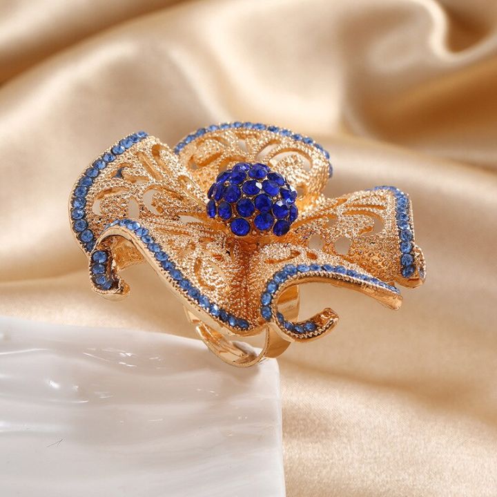 Exaggerated Gold Flower Rings for Women Boho Adjustable Crystal Open Finger Flower Ring Aesthetic Party Jewelry Gift