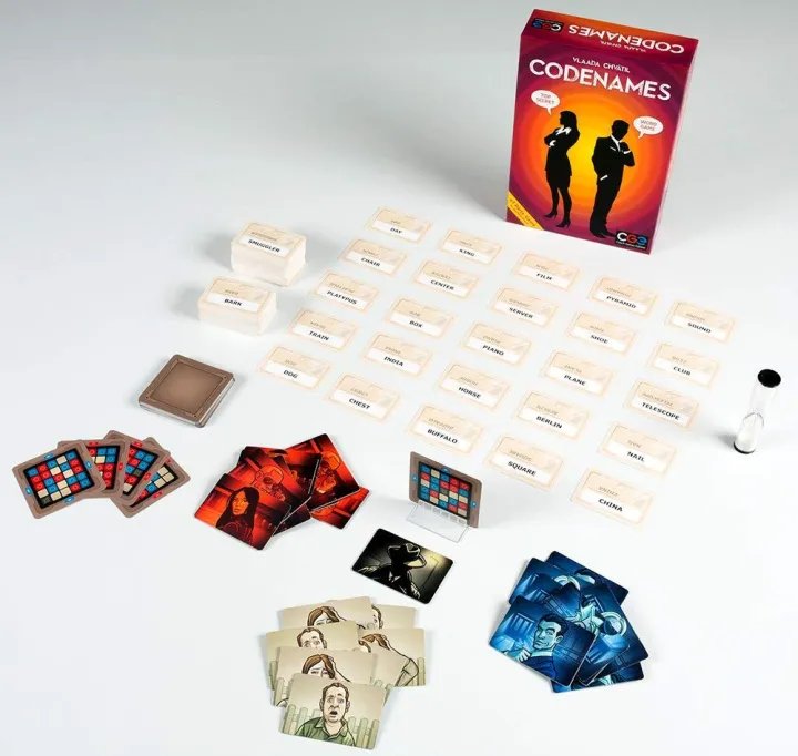 Codenames%20Board%20Card%20Game%20&%20Codenames%20Pictures%20Family%20Friendly%20Party%20Game%20Card%20Game%20-%20Image%205