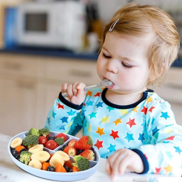 Baby%20Products%20Silicone%20Plate%20Tableware,%203%20Section%20Oval%20Baby%20Feeding%20Plate,%20Spill-proof%20Children's%20Catering%20Food%20Grade%20Baby%20Suction%20Cup%20-%20Image%203