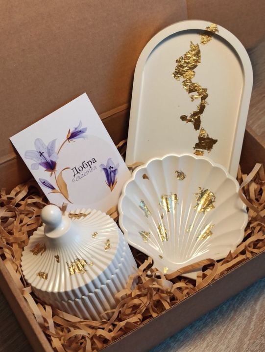 Jesmonite trio set of trinket tray, jewellery box and shell tray of gold flakes for jewellery storage and home decor from pinterest and aesthetic for room decor