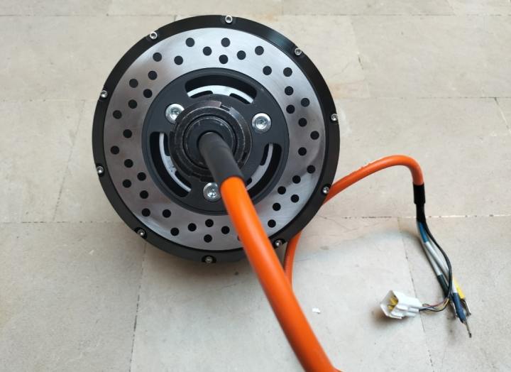 YM%20Motor%202500W%20Electric%20Car%20Hub%20Motor%20Controller%20Throttle%20Set%20Single%20Shaft%20in%20Wheel%20Motor%20-%20Image%206