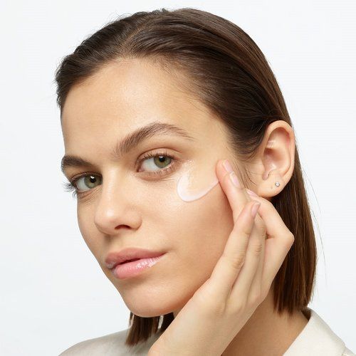 L'Oreal%20Paris%20Aura%20Perfect%20Night%20Cream,%20Whitening%20+%20Even%20Tone,%2050ml%20-%20Cream%20Actively%20Diminishes%20Dark%20Spots,%20Uneven%20Skin%20Patches,%20And%20Dullness.%20-%20Image%205