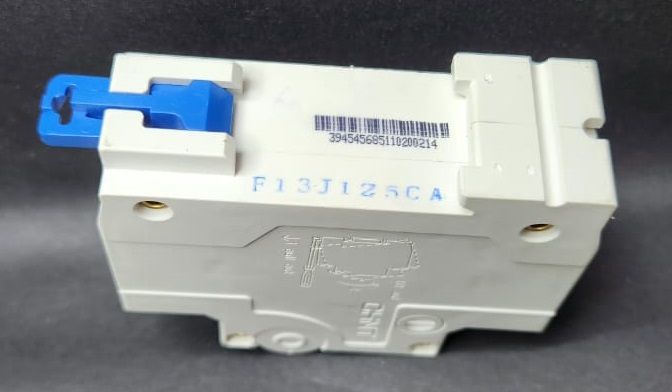 CHINT%20circuit%20breaker%20-%20125A%20single%20pole%20CB-125A%20-%20Image%204
