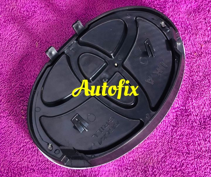 Toyota%20Belta%20front%20Plastic%20logo%20Black%20color%2001%20Piece%20-%20Image%202