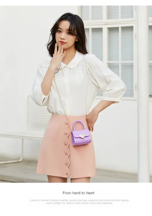 Fashion%20Mini%20Crossbody%20Purse%20for%20Girls%20-%20Elegant%20Design%20with%20Long%20Chain%20Strap%20-%20Image%203