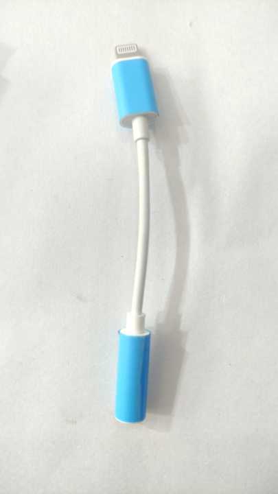 Apple%20Genuine%20Audio%20Headphone%20iPhone%20Converter%203.5mm%20Jack%20Adapter%20for%20iPhone%20Devices,%20Handsfree%20&%20Charger%20Connector,%20High%20Density,%20Plug%20and%20Play,%20Compatible%20with%20iPhone%20X,%208,%207,%206s,%20SE,%20iPad,%20iOS%2011%20plus%20-%20Image%204