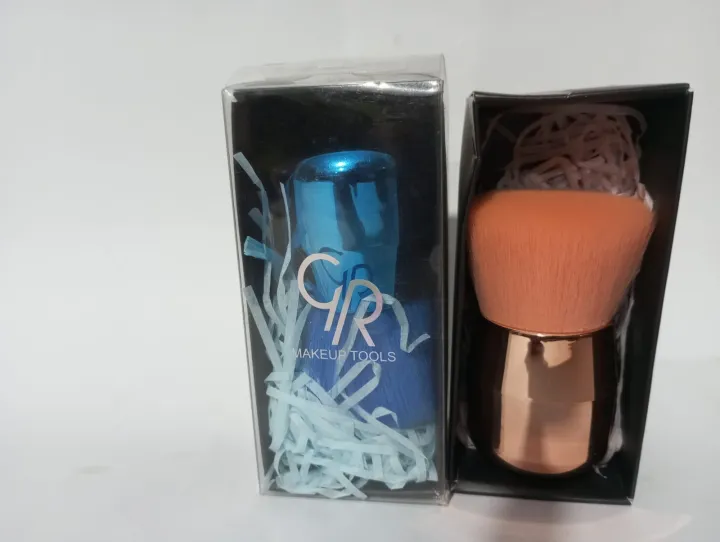 New%201pcs%20Professional%20and%20High%20Quality%20Makeup%20brush%20for%20Blush%20Foundation%20in%20Random%20Color%20with%20box%20For%20Girls%20and%20for%20Women%20-%20Image%204