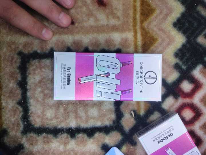 O'CHEAL%20Two-Color%20Gradient%20Eyeshadow%20Stick%20%E2%80%93%20Instant%20Shimmer%20&%20Contour%20-%20Image%208