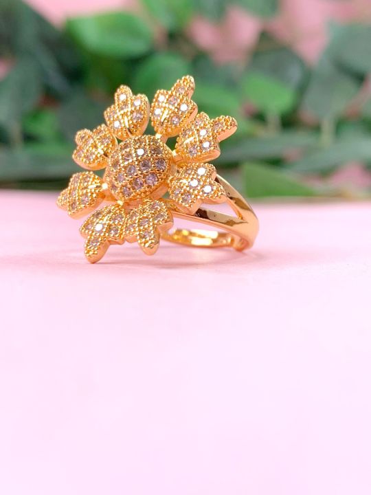 5%20Piece%20Luxury%20Gold-Plated%20Floral%20Jewelry%20Set%20with%20Luxury%20Watch,%20Earring,%20Necklace,%20Ring,%20Bracelet%20and%20Gift%20Box%20-%20Image%204