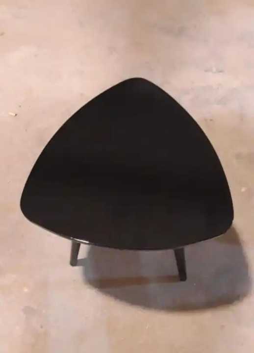 Side%20Tabe%20,%20Haton%20Table%20,%20Triangle%20Table%20-%20Image%204