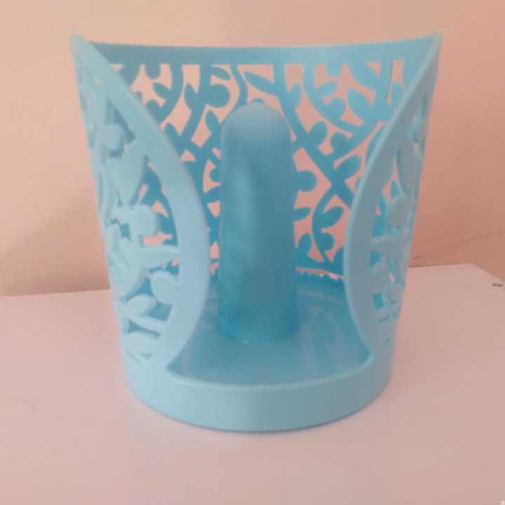 Plastic%20Tissue%20Roll%20Holder%20-%20Image%204