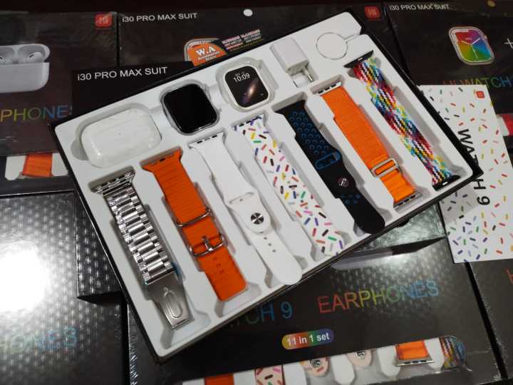 i30%20Pro%20Max%20Suit%20Hi%20watch%209%20Ultra%2011%20in%201%20Set%20Smart%20watch%20with%20Free%20Airbuds,%205v%20Adapter%20and%20Aluminum%20Case-i20%20Ultra%20suit%20max%20%20%7C%2049mm%20Big%20HD%20Display%20%7C%20Bluetooth%20calling%20and%20touch%20watch%20-%20Image%204