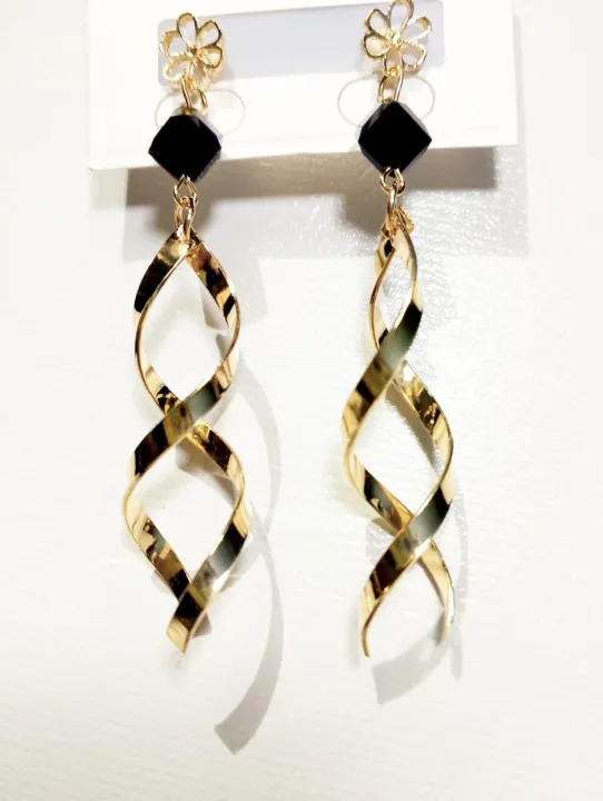Choose%20Your%20Own%20Pair%20of%20Latest%20Fashion%20Earrings%20%7C%20Trendy%20Gold-Tone%20Earrings%20Set%20for%20Girls%20&%20Women%20-%20Image%206