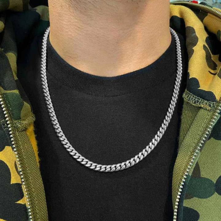 Silver/Black/Golden%20Stainless%20Steel%20Italian%20Thin%20Cuban%20Chain%20For%20Men/Boys%20Neck%20-%20Image%203