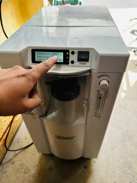 Oxygen%20Concentrator%20Life%20source%20with%20Purity%20Meter%20-%20Image%209