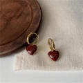 Fashionable And Fresh Classic Heart-shaped Earrings Simple And Retro Earrings Peach Heart Earrings. 