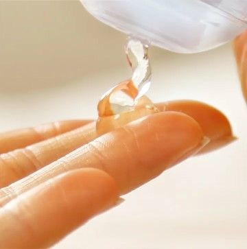 Play%202%20in%201%20Lube%20Water%20Based%20Intimate%20Lube%20and%20Massage%20Gel%20with%20Soothing%20Aloe%20Vera%20200ml%20-%20Image%203