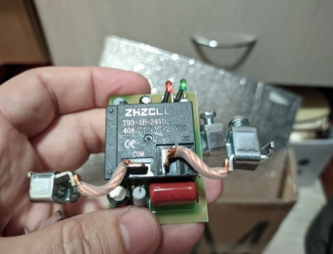 OVER%20VOLTAGE%20AND%20UNDER%20VOLTAGE%20SAFETY%20BREAKER%20HIGH%20VOLTAGE%20APPLIANCE%20AUTOMATIC%20PROTECTION%20-%20Image%203