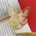 Elegant Bookmarks Gift-Ready Exquisite Pendant Metal Bookmark Hollow Flower Bookmark for Student Supplies Book Lovers Reading. 