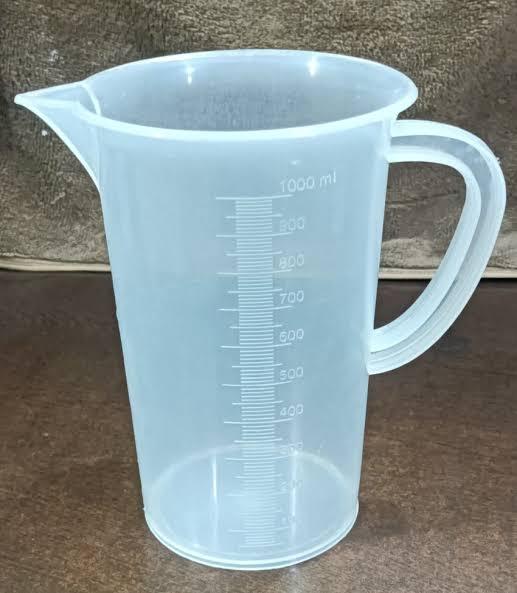 1L%20Plastic%20Graduated%20Beakers%20with%20Handles,%20Measuring%20Beaker%201000ml%20Plastic%20Measuring%20Cup%20-%20Image%206