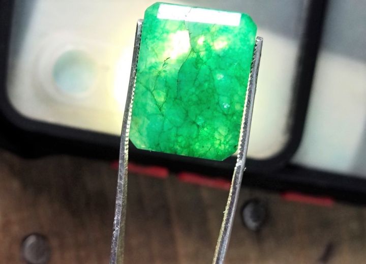 Natural%20Emerald%20Stone%20(Zamurd)%20%20Gum%20Stone%2016.0%20crt%20For%20Ring%20Men%20-%20Image%203