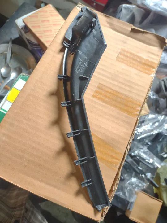 Nissan%20Days%202018-2023%20Wiper%20shield%20corner%20-%20Image%203
