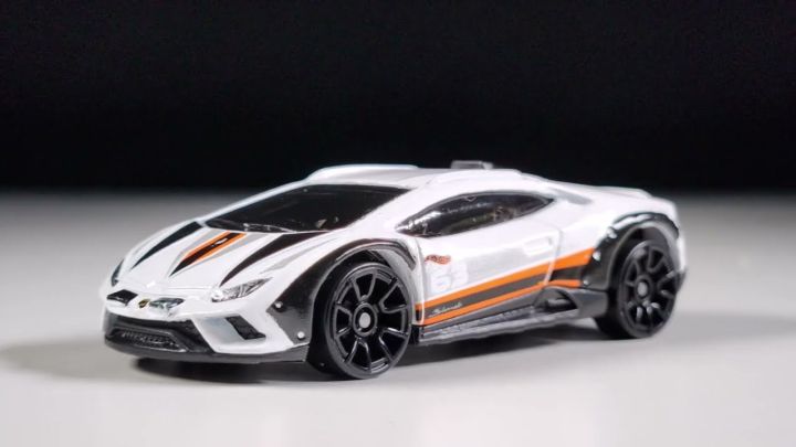 Hot%20Wheels%20Safari%20Mode%20Lamborghini%20Huracan%20Sterrato%20Die-Cast%20Vehicle%20Toy,%201:64%20Scale,%20New%20-%20Collectible%20Collectible%20for%20Ages%203+%20-%20Image%203