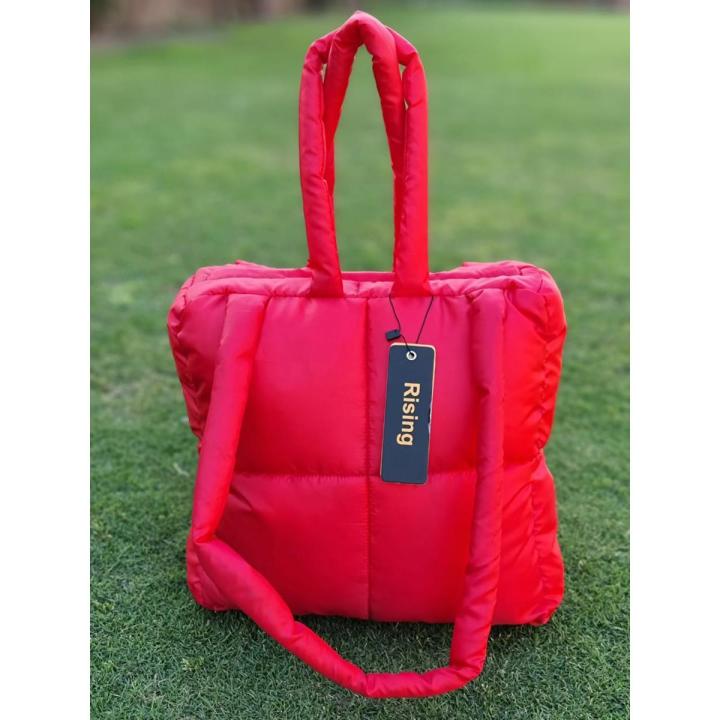 Large%20Square%20Queenie%20Quilted%20Zipper%20Bag%20with%20Handle,%20Fashionable%20and%20Spacious%20Tote%20Bag%20-%20Image%203