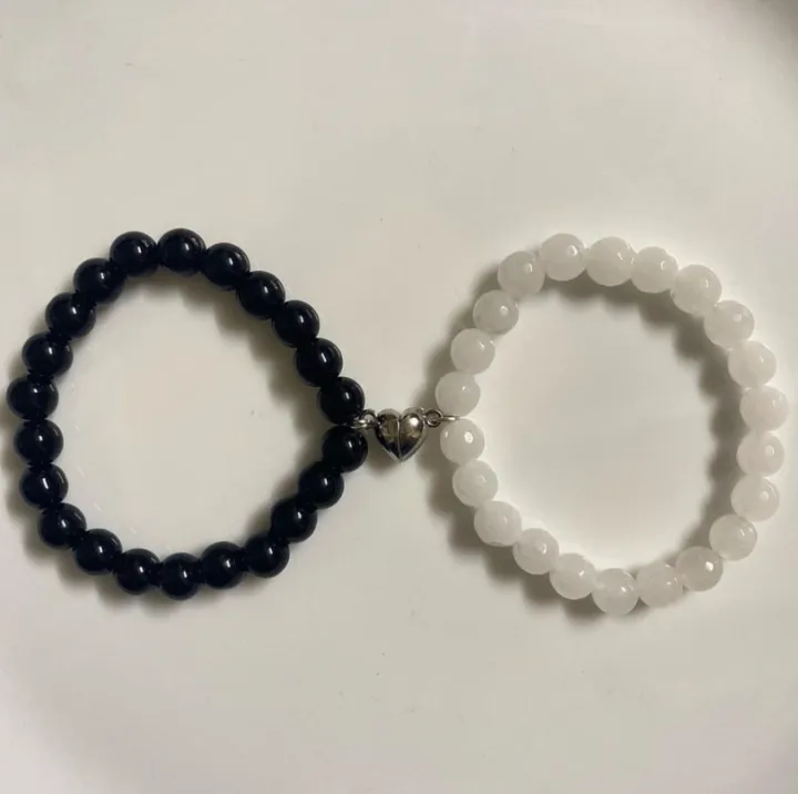 2%20pcs%20Couple%20Bracelet-%20with%20metal%20heart%20connect%20-%208mm%20size%20beads-%20for%20boys%20&%20girls%20both-%20best%20for%20couples%20at%20long%20distance-%20blue/%20evil%20eye/%20white/%20pink%20-%20Image%202