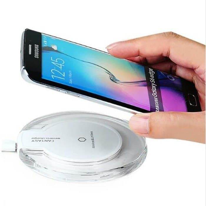 Universal%20Qi%20Charging%20Pad%20Mobile%20Phone%20Adapter%20Dock%20Station%20Wireless%20Charger%20-%20Image%205
