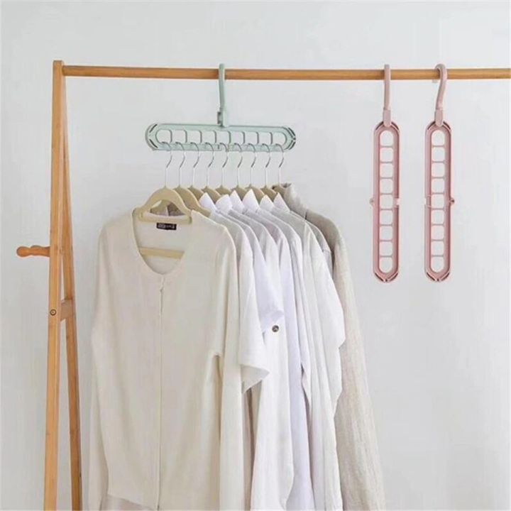 Magic%20Hanger%20-%20Smart%20Cloth%20Organizing%20-%20Image%205