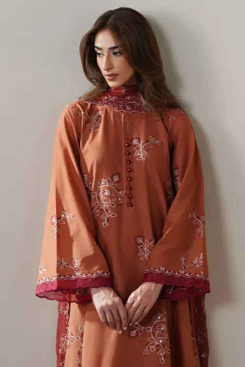 Cross%20Stitch%20-%20SCARLET%20EMBER-3PC%20EMBROIDERED%20SUIT%20-%20Cambric%20Edit%20%20-%20For%20Women%20-%20Image%202