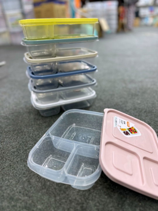 Lunch%20Box%203-Sections%201.15%20Liter/%20Lunch%20Box%203-Sections%201.15%20Liter%20Plastic%20with%20Lid/%20Student%20Lunch%20Box%203-Sections%201.15%20Liter-Made%20in%20Iran.%20-%20Image%203