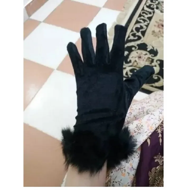 Women's%20Girl's%20%20Black%20Winter%20Velvet%20Gloves%20With%20Frr%20Cuff%20On%20Wrist%20-%20Image%208
