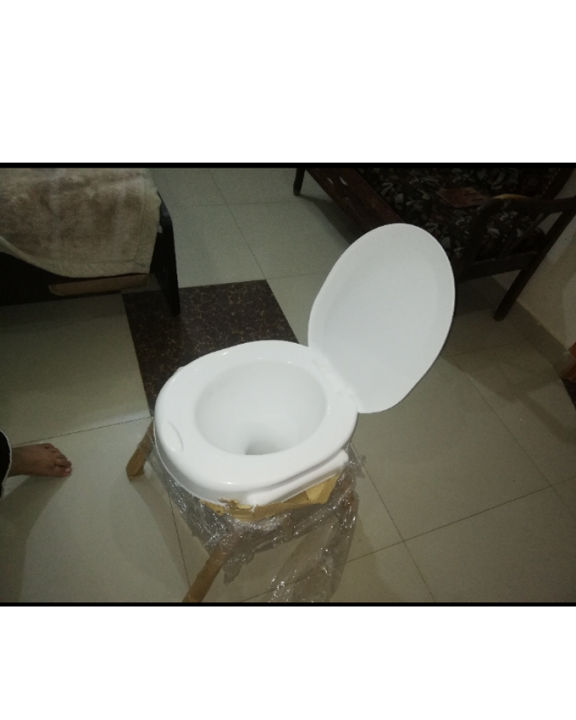 Commode%20Chair%20For%20Toilet%20in%20Very%20Strong%20Quality%20-%20Image%205