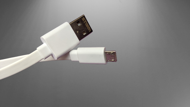 Micro%20USB%20Android%20V8%20Power%20Bank%20Cable%20Flat%20White%20(20CM)%20-%20Image%202