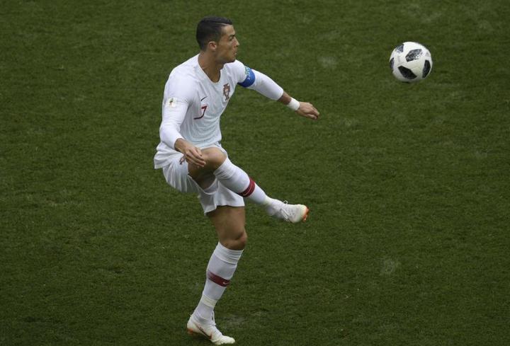 Classic%20Playing%20For%20Real%20Footbaal%20-%20Image%205