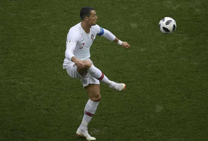 Classic%20Playing%20For%20Real%20Footbaal%20-%20Image%205