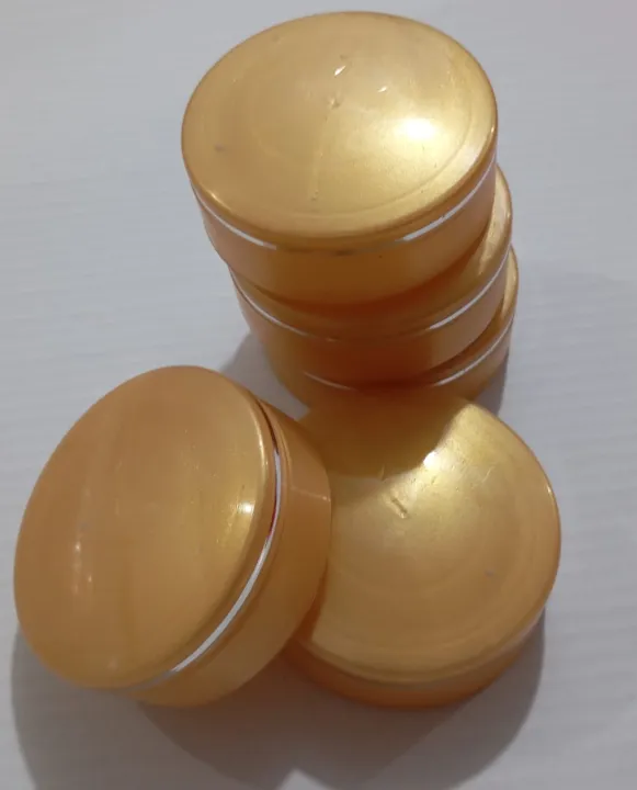 18%20Grams%20Pack%20of%208%20Skin%20Jars%20are%20Ideal%20for%20storing%20and%20Carrying%20your%20Favorite%20Creams%20and%20Cosmetics%20-%20Image%202