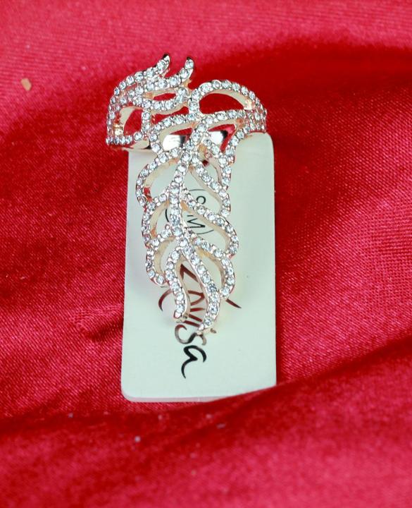 High%20Quality%20Lovisa%20Gold%20Plated%20Leaf%20Ring%20with%20Zircon%20-%20Image%204