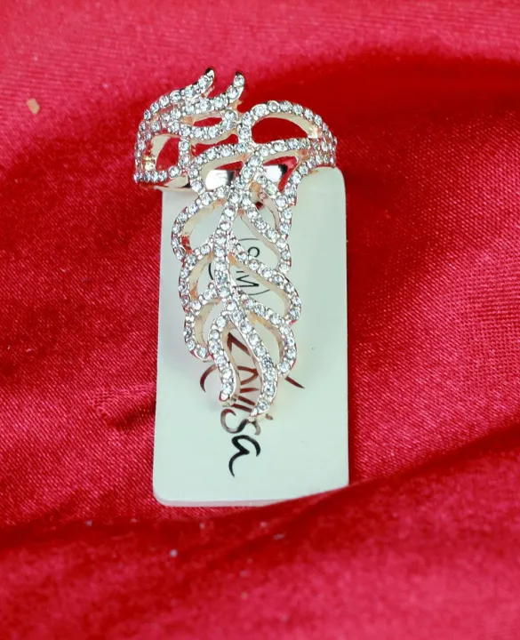 High%20Quality%20Lovisa%20Gold%20Plated%20Leaf%20Ring%20with%20Zircon%20-%20Image%204