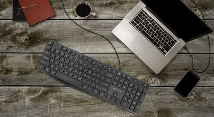 X9%20Performance%20Wired%20Keyboard%20-%20Ultra%20Slim%20Full%20Size%20Ergonomic%20Computer%20Keyboard%20-%20Basic%20USB%20Keyboard%20for%20PC%20Desktop,%20Laptop%20with%205ft%20Corded%20Wire,%20104%20Quiet%20Keys,%2014%20Shortcuts,%20and%20Kickstand%20PATELWALA%20-%20Image%209
