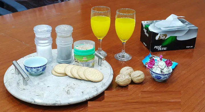 Stylish%20Natural%20Marble%20stone%20carved%20Tray%20with%20Handles%20%E2%80%93%20Marble%20Tray%20for%20Vanity%20bedroom%20Perfume%20Jewelry%20dining%20table%20office%20table%20bathroom%20counter-%20Round%20display%20Decorative%20Tray%20%E2%80%93%20Home%20d%C3%A9cor%20centerpiece.(Interior%20decoration)%20-%20Image%206