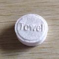 02Pcs Disposable Compressed Towel with Candy Package Cleaning Hand Towel Small Square Portable Napkin Outdoor Moistened Tissues. 