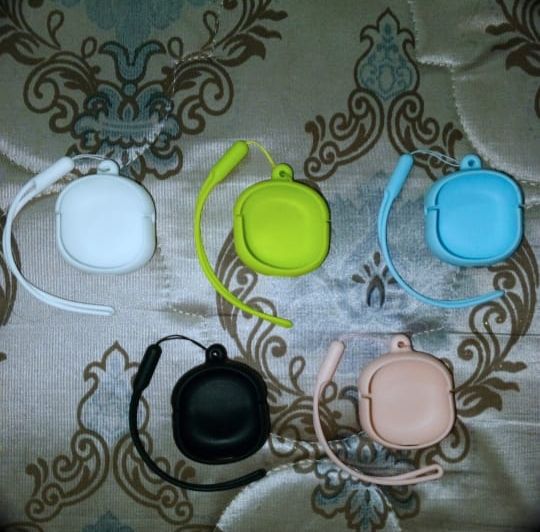 Air%2039%20Earbuds%20Soft%20Silicone%20Case%20Cover%20Pouch%20-%20Image%203