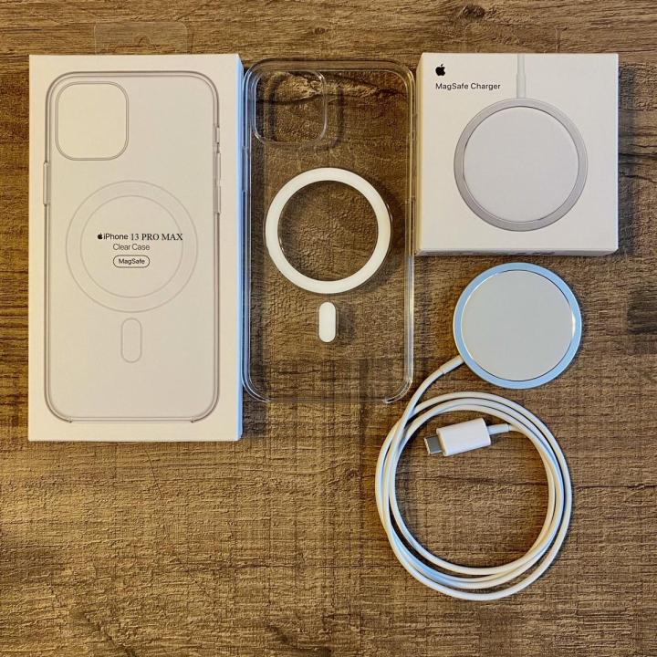 15W iPhone Magsafe Charger, along with MagSafe Clear Case compatible WITH iPhone 13 Pro 13 Mini 13 Pro Max ( Premium Bundles )